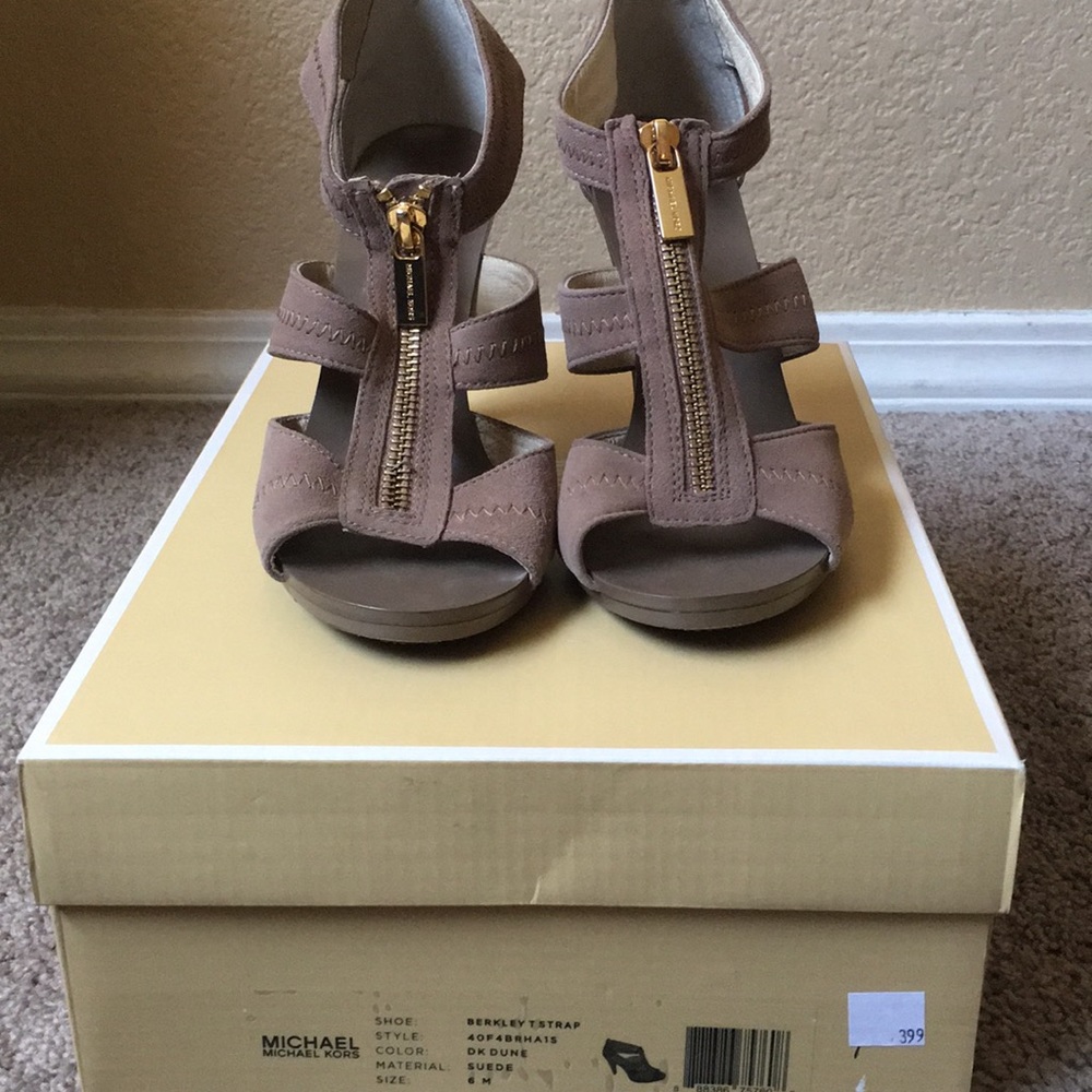 Michael Kors Berkley T Strap